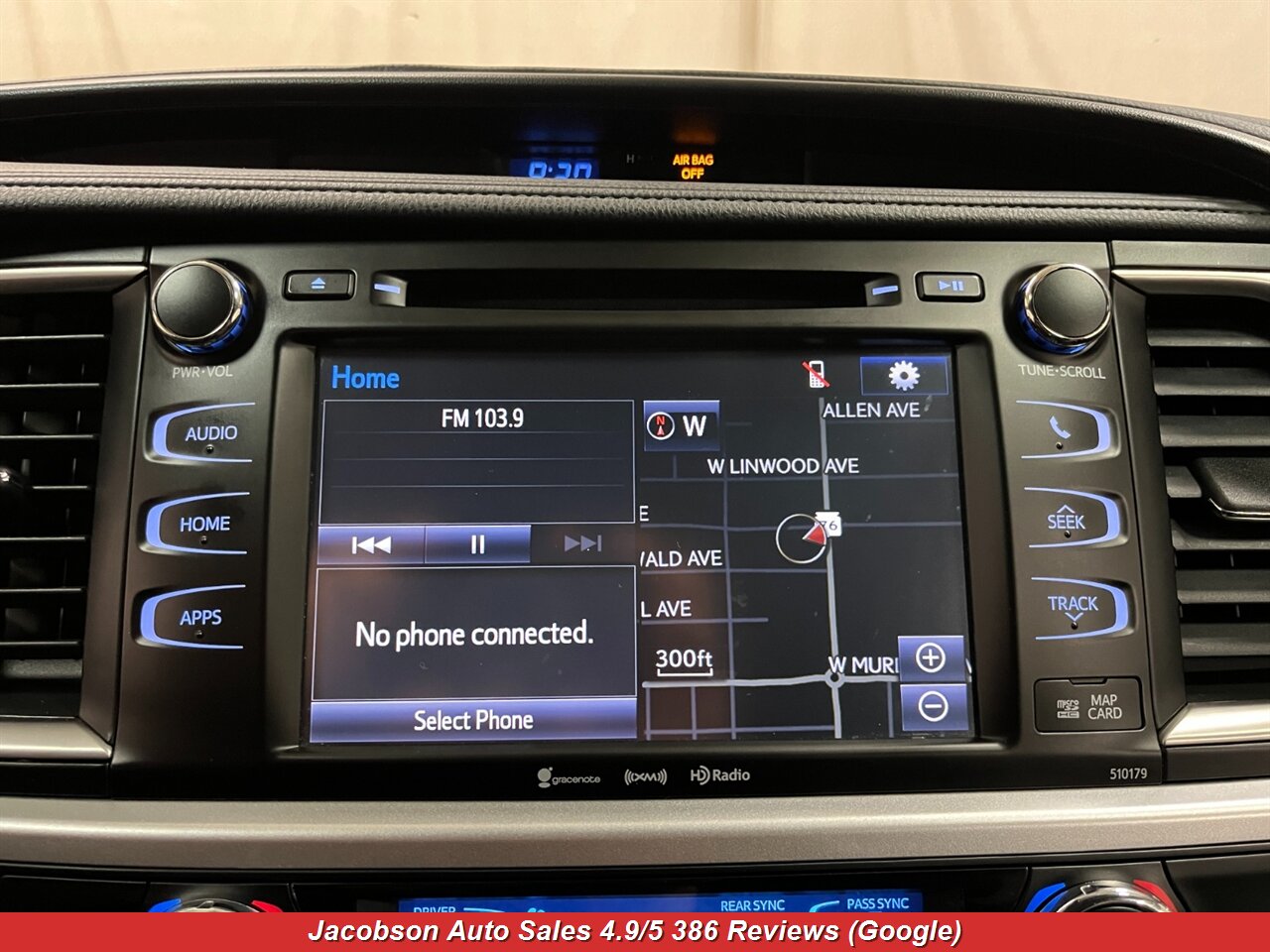 2017 Toyota Highlander SE AWD - Photo 13 - Oshkosh, WI 54901