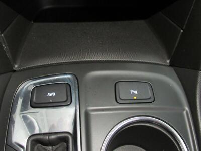 2023 Chevrolet Equinox LT 4x4   - Photo 36 - Oshkosh, WI 54901