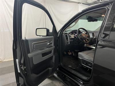 2016 RAM 1500 Big Horn Crew Cab 4x4   - Photo 30 - Oshkosh, WI 54901