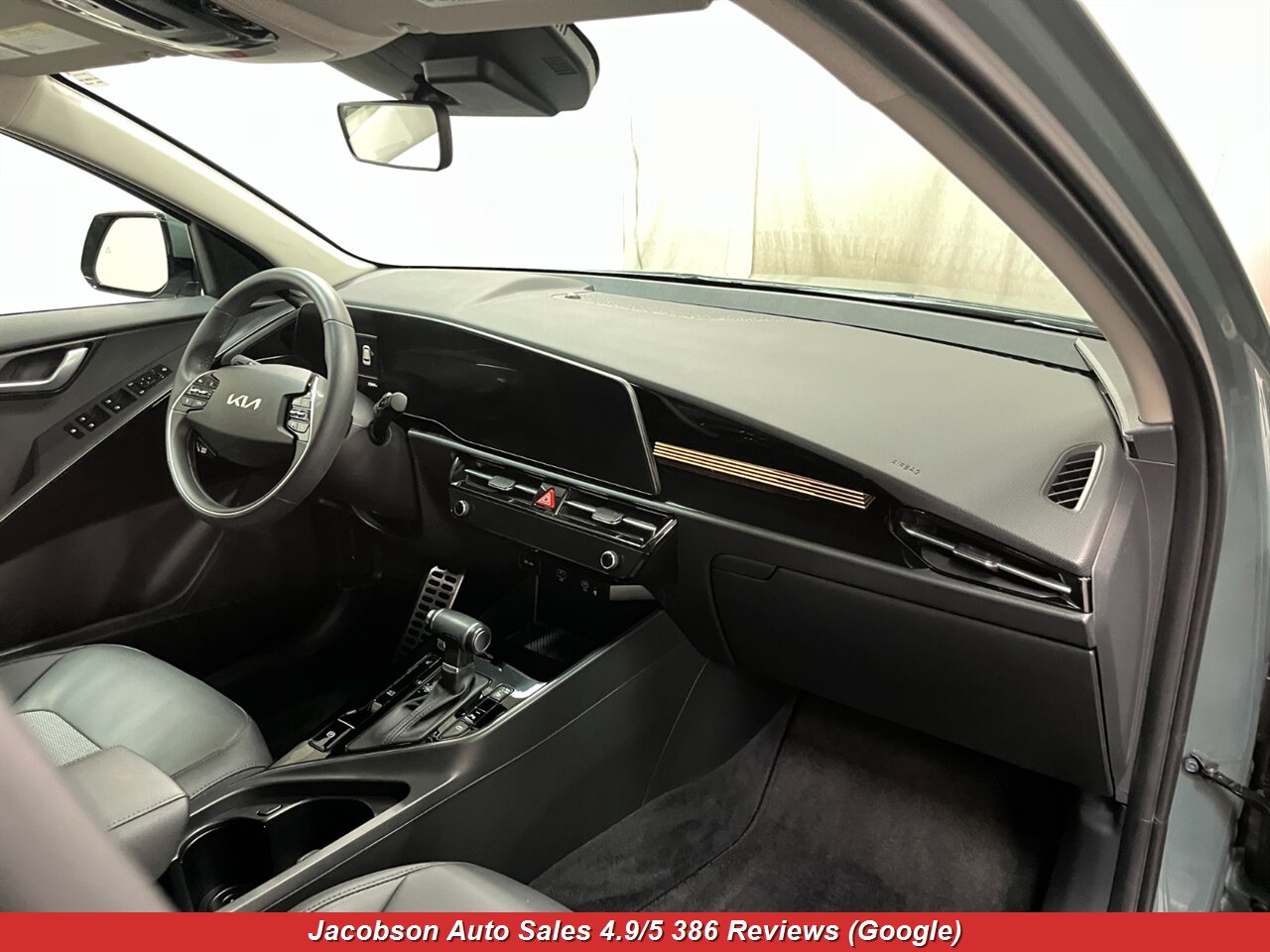 2023 Kia Niro EX Touring - Photo 44 - Oshkosh, WI 54901
