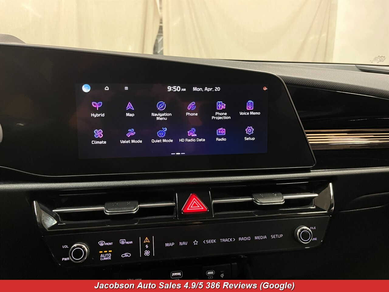 2023 Kia Niro EX Touring - Photo 20 - Oshkosh, WI 54901