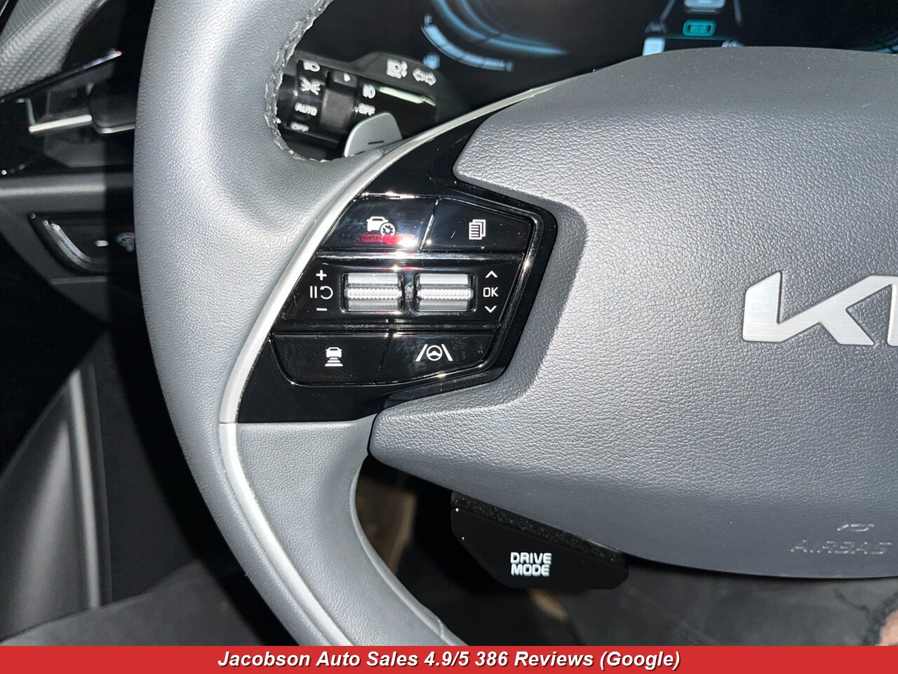 2023 Kia Niro EX Touring - Photo 9 - Oshkosh, WI 54901
