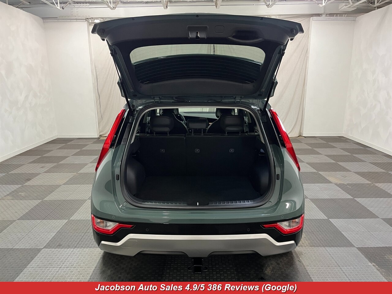2023 Kia Niro EX Touring - Photo 48 - Oshkosh, WI 54901