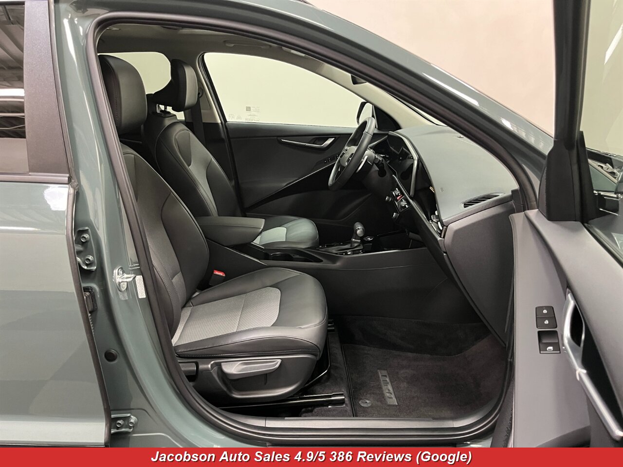 2023 Kia Niro EX Touring - Photo 43 - Oshkosh, WI 54901