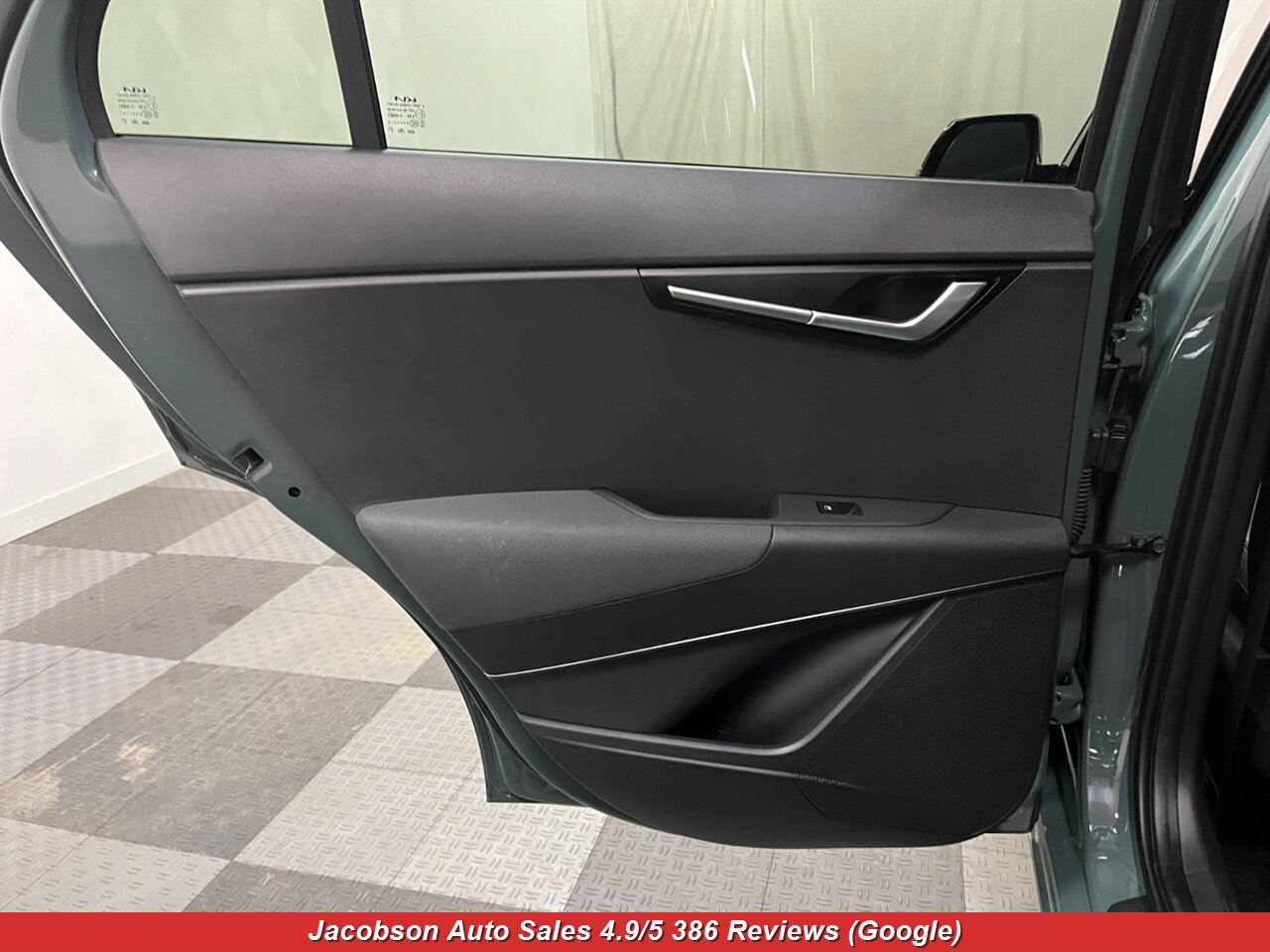 2023 Kia Niro EX Touring - Photo 34 - Oshkosh, WI 54901