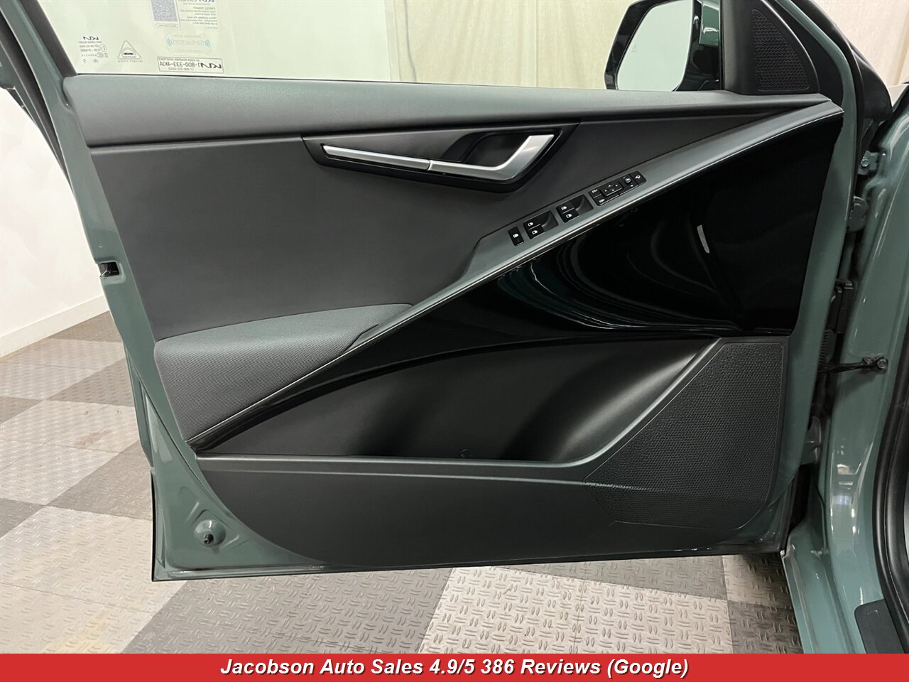 2023 Kia Niro EX Touring - Photo 29 - Oshkosh, WI 54901