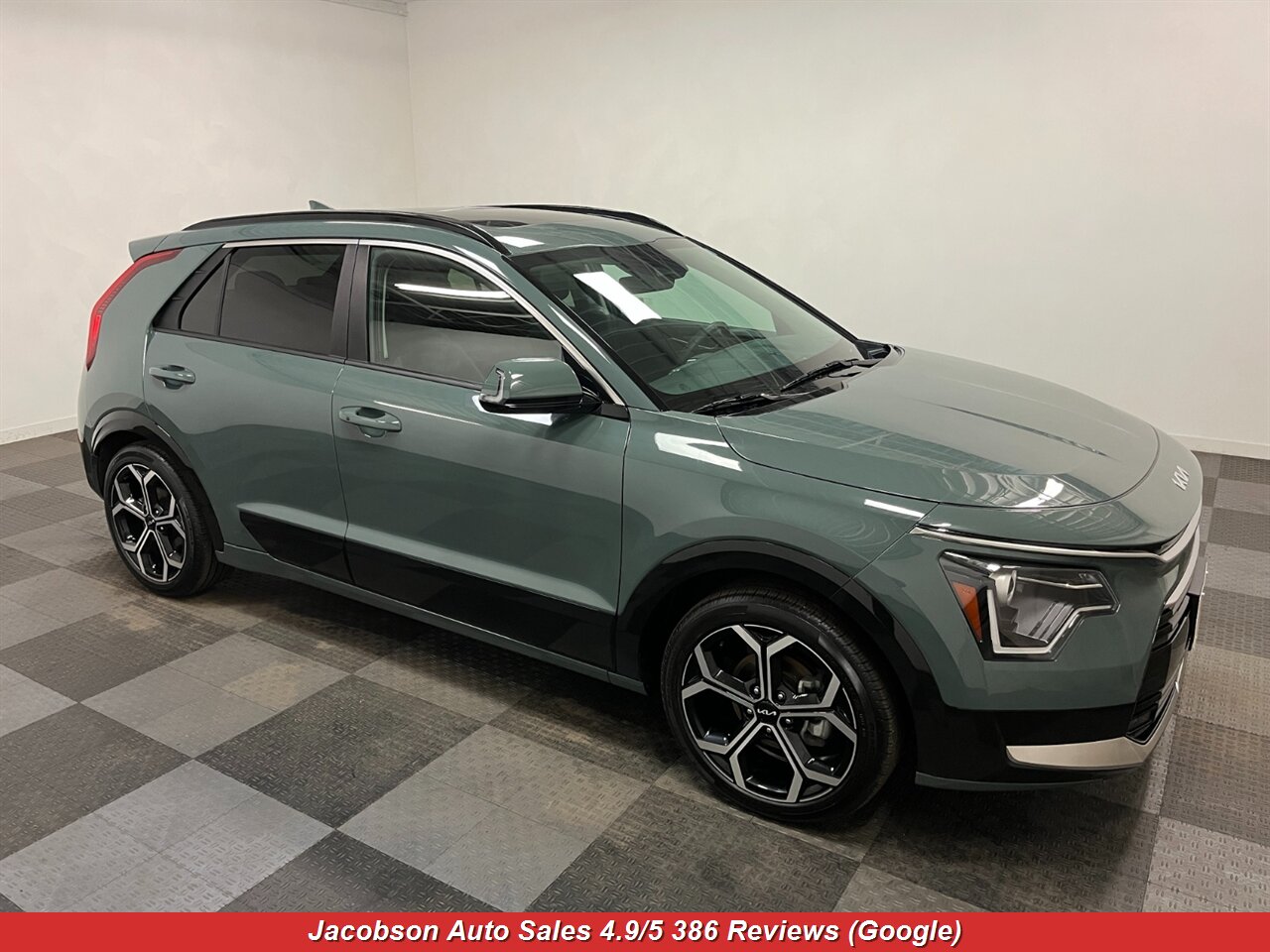 2023 Kia Niro EX Touring - Photo 3 - Oshkosh, WI 54901