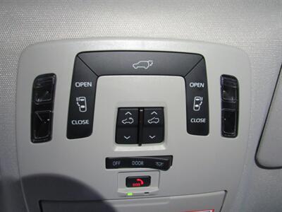 2022 Toyota Sienna XLE 7-Passenger AWD   - Photo 22 - Oshkosh, WI 54901