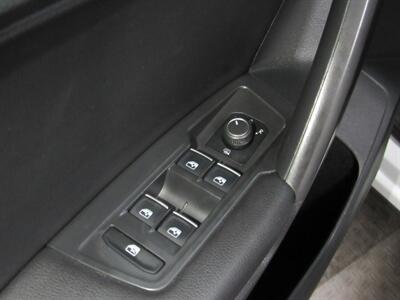 2021 Volkswagen Tiguan SE 4Motion AWD   - Photo 12 - Oshkosh, WI 54901