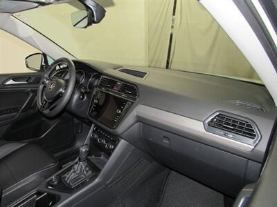 2021 Volkswagen Tiguan SE 4Motion AWD   - Photo 26 - Oshkosh, WI 54901