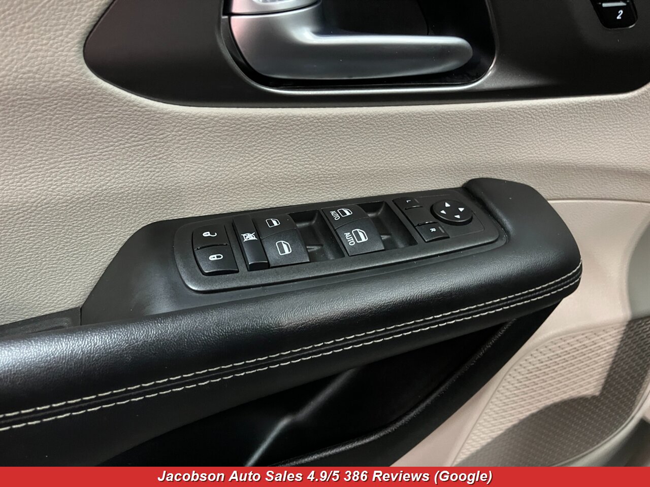 2024 Chrysler Pacifica Touring L - Photo 33 - Oshkosh, WI 54901