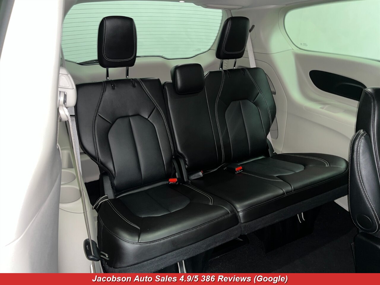 2024 Chrysler Pacifica Touring L - Photo 43 - Oshkosh, WI 54901