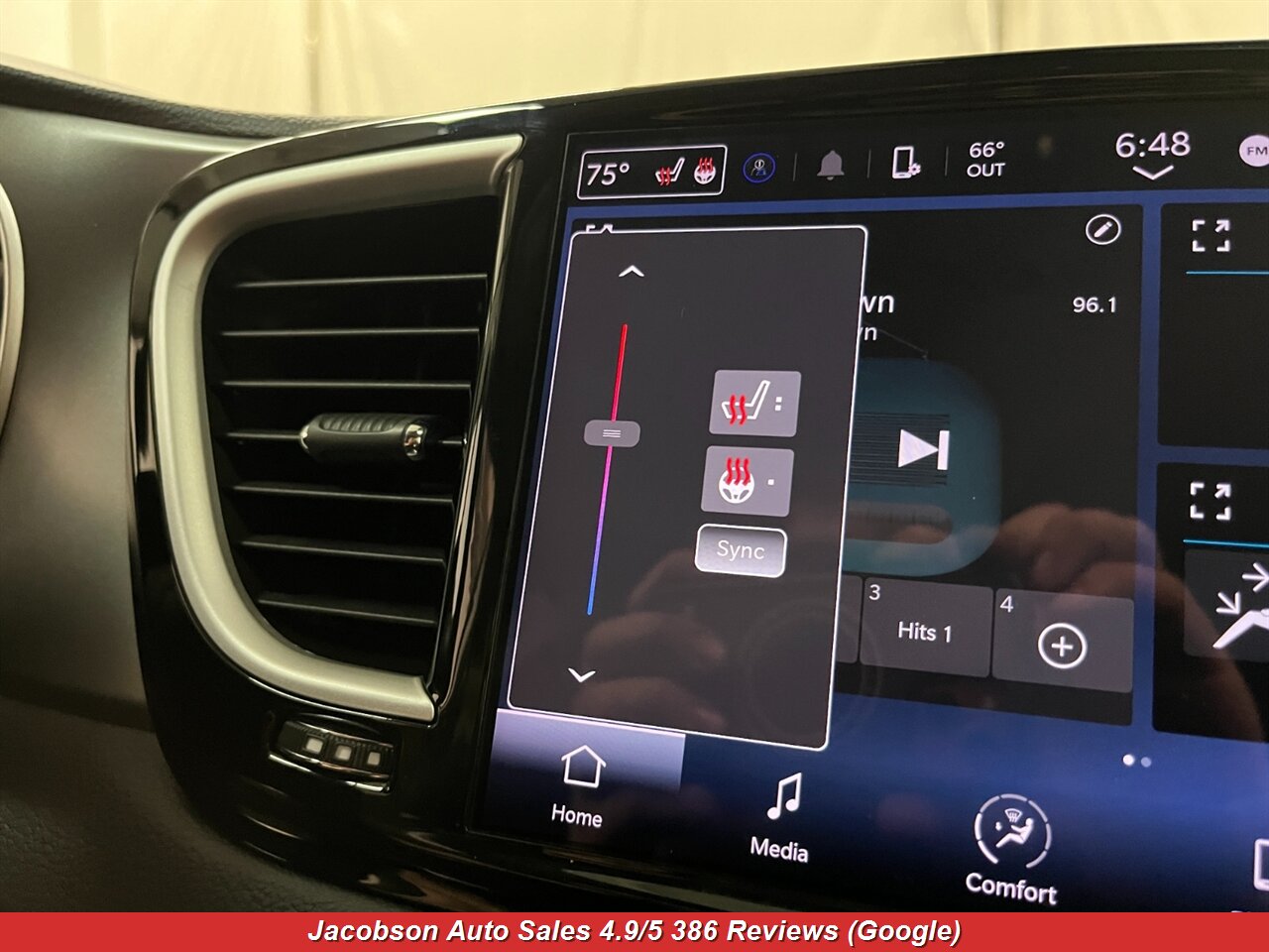 2024 Chrysler Pacifica Touring L - Photo 21 - Oshkosh, WI 54901