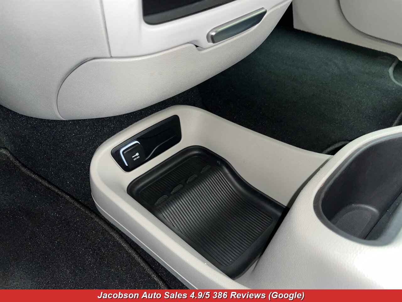 2024 Chrysler Pacifica Touring L - Photo 27 - Oshkosh, WI 54901