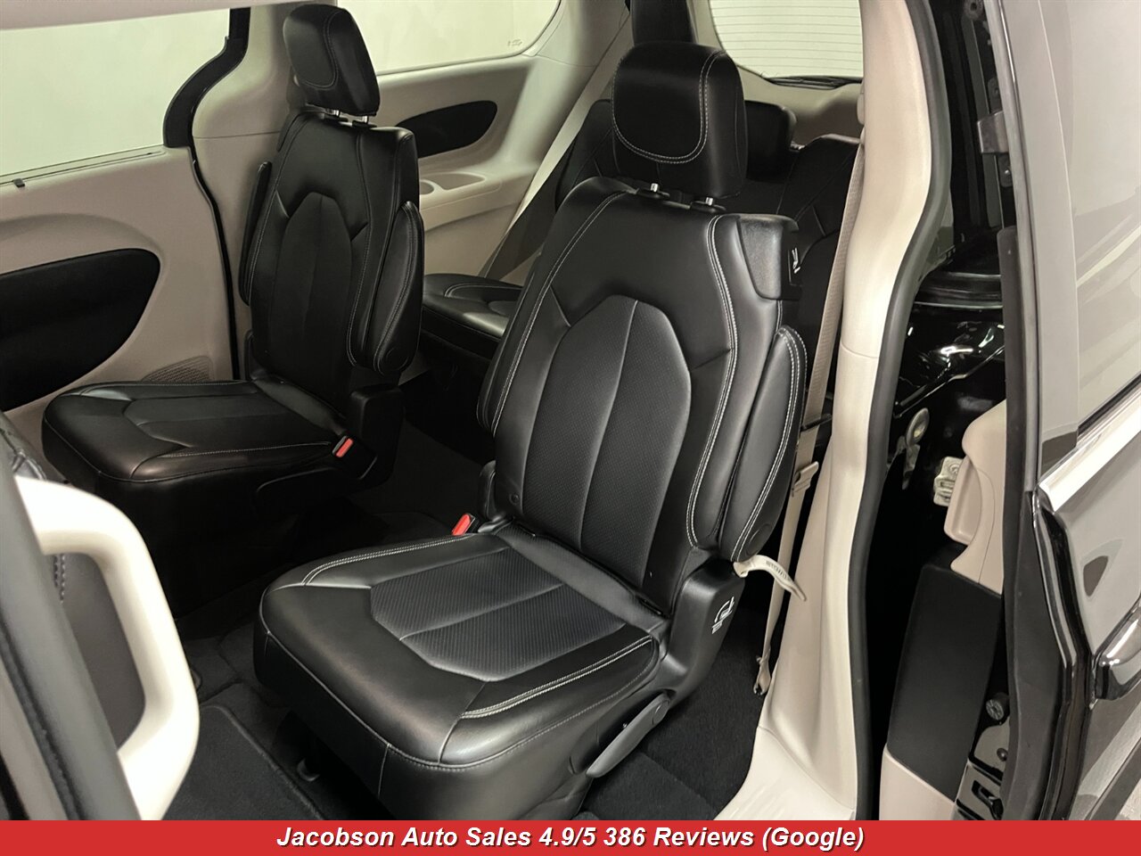 2024 Chrysler Pacifica Touring L - Photo 37 - Oshkosh, WI 54901