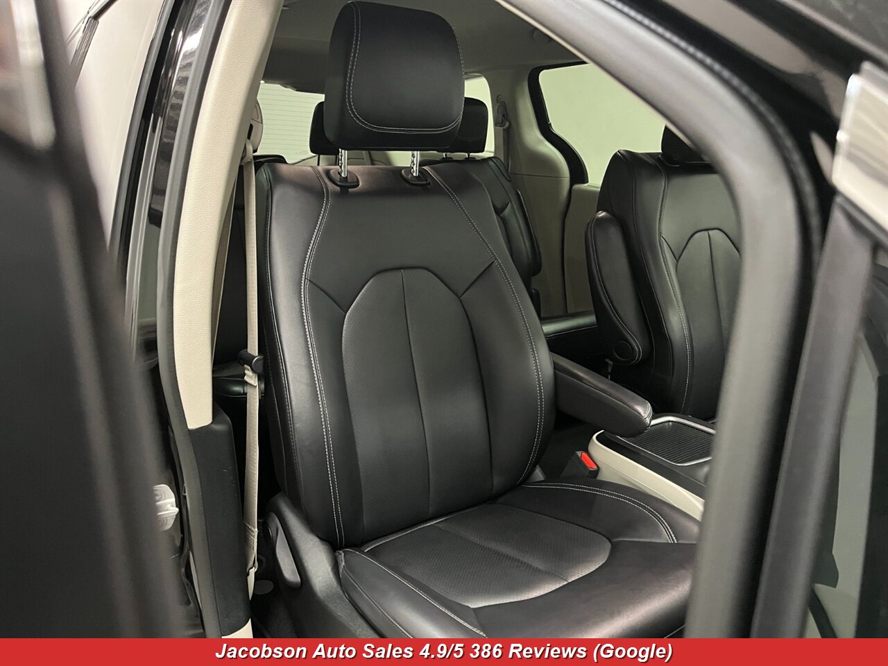 2024 Chrysler Pacifica Touring L - Photo 49 - Oshkosh, WI 54901