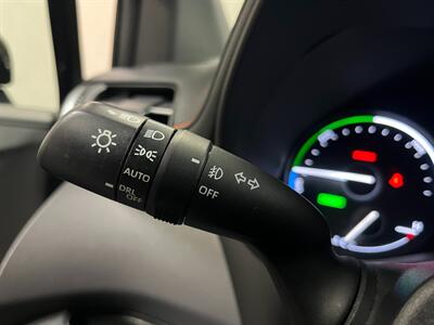 2021 Toyota Sienna XSE 7-Passenger   - Photo 6 - Oshkosh, WI 54901