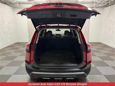 2023 Nissan Rogue SL AWD   - Photo 42 - Oshkosh, WI 54901