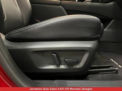 2023 Nissan Rogue SL AWD   - Photo 53 - Oshkosh, WI 54901