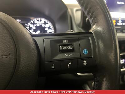 2023 Nissan Rogue SL AWD   - Photo 10 - Oshkosh, WI 54901