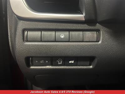 2023 Nissan Rogue SL AWD   - Photo 4 - Oshkosh, WI 54901