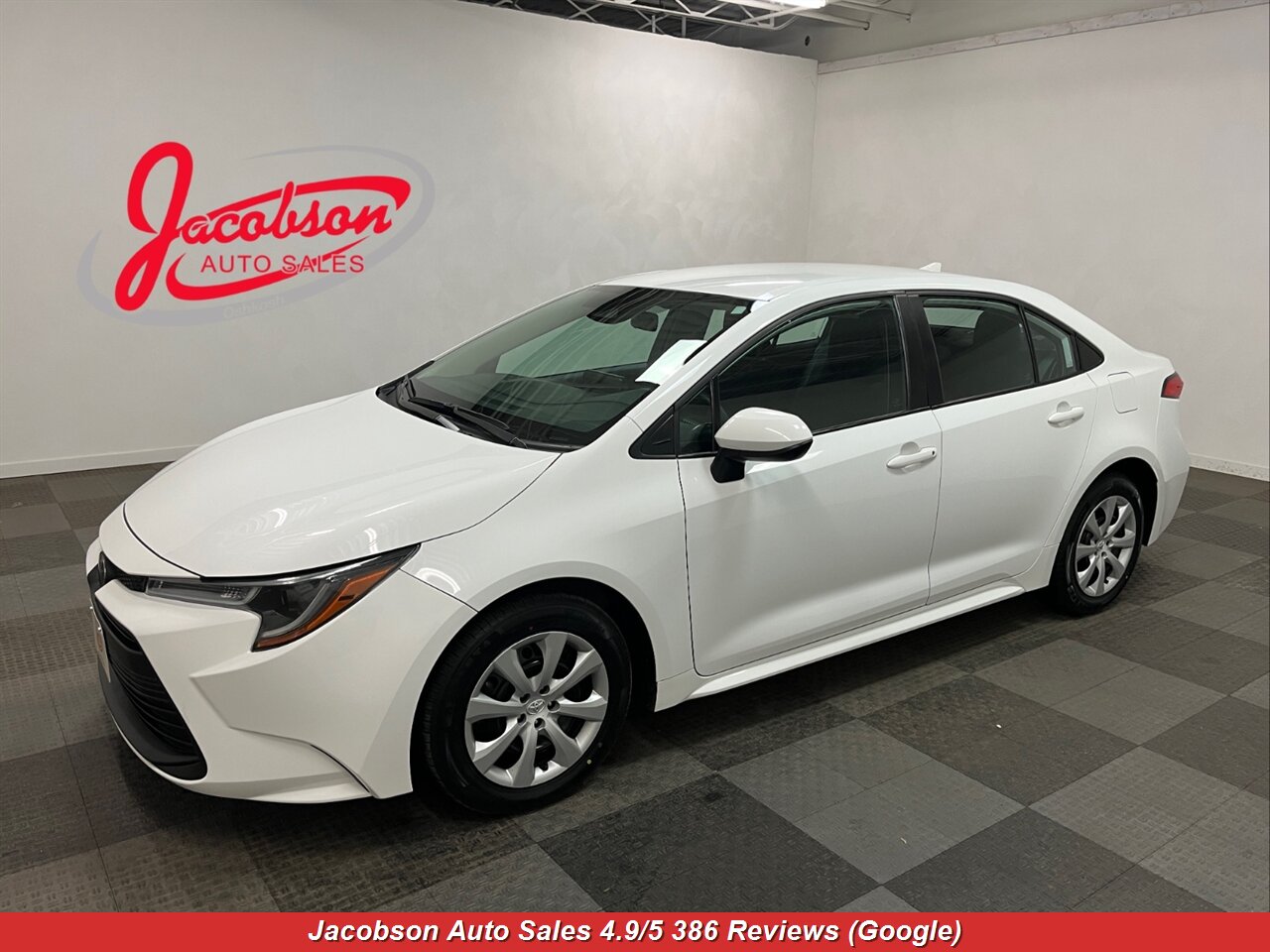 2023 Toyota Corolla LE   - Photo 1 - Oshkosh, WI 54901