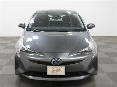 2018 Toyota Prius Four   - Photo 2 - Oshkosh, WI 54901