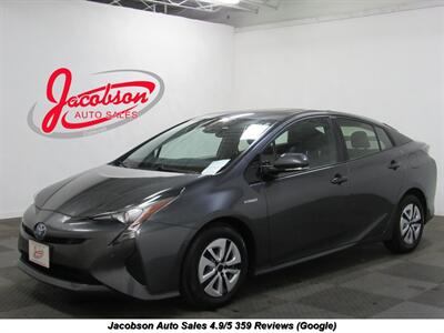 2018 Toyota Prius Four   - Photo 1 - Oshkosh, WI 54901