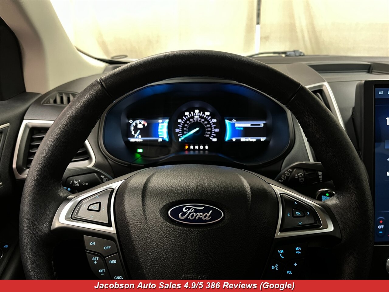 2023 Ford Edge SEL AWD - Photo 10 - Oshkosh, WI 54901
