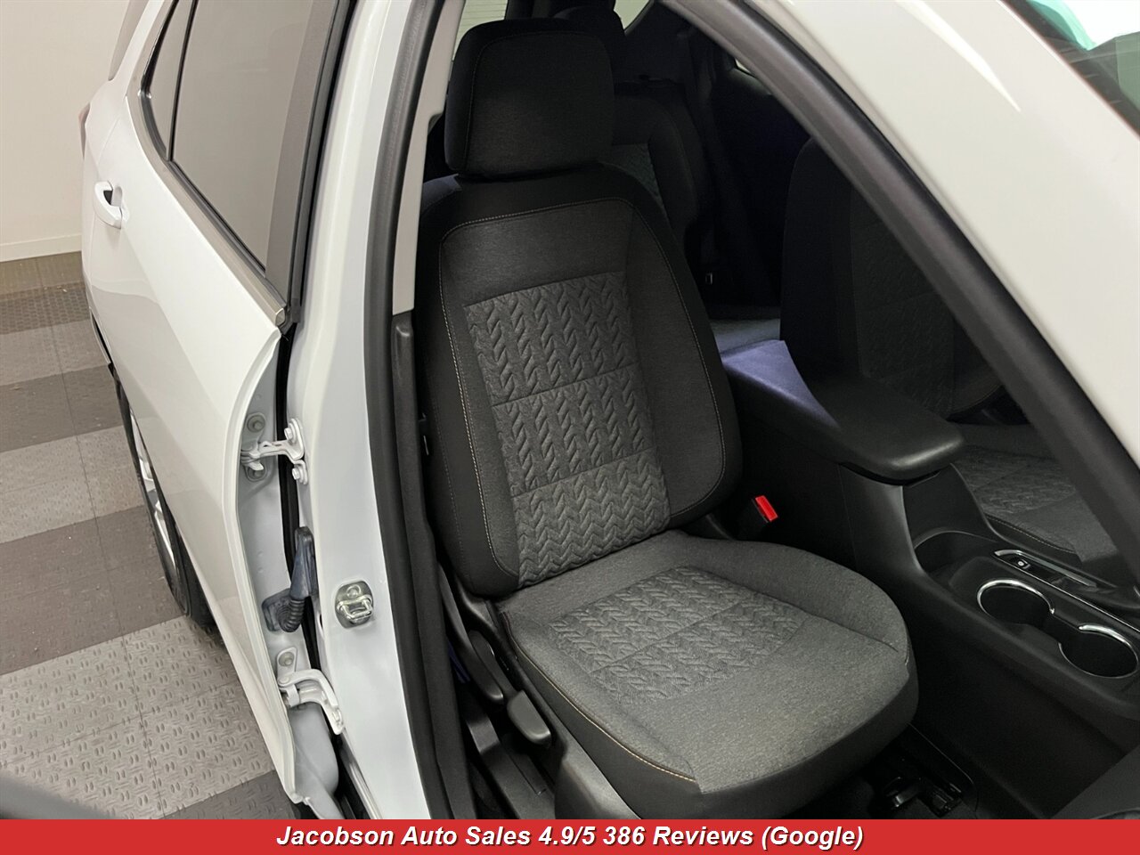 2024 Chevrolet Equinox LT 4x4 - Photo 45 - Oshkosh, WI 54901
