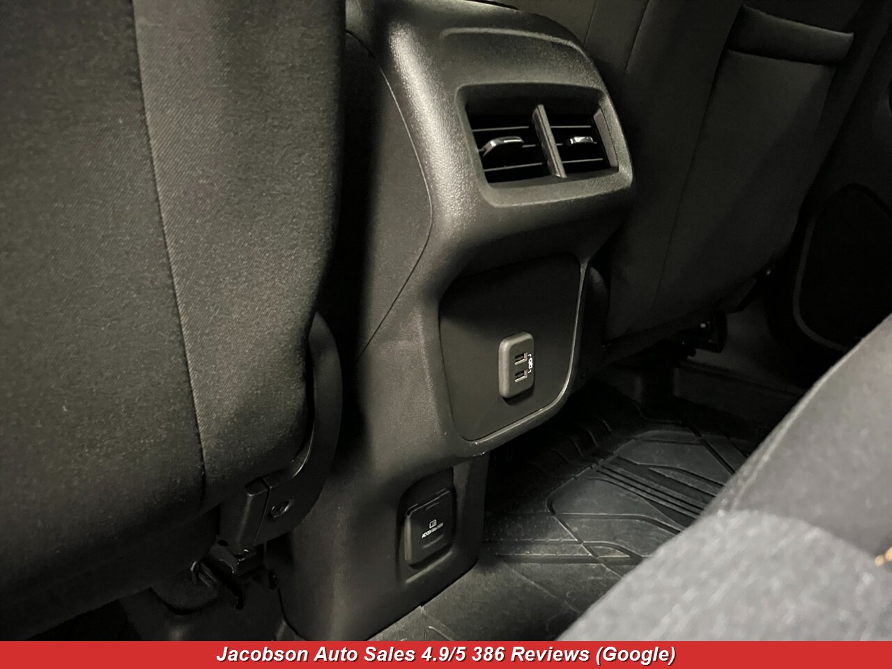 2024 Chevrolet Equinox LT 4x4 - Photo 40 - Oshkosh, WI 54901