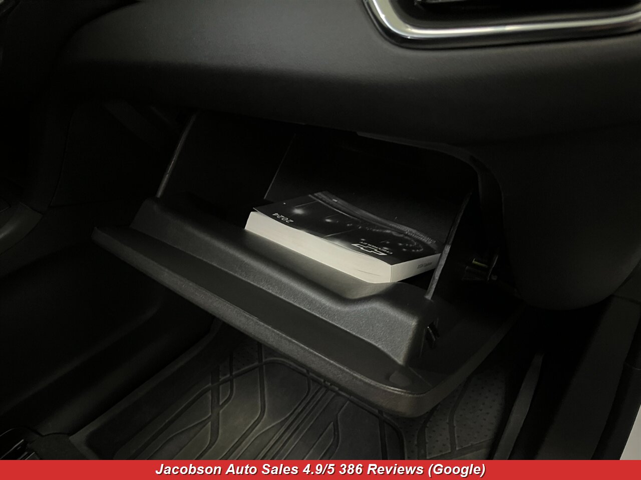 2024 Chevrolet Equinox LT 4x4 - Photo 48 - Oshkosh, WI 54901