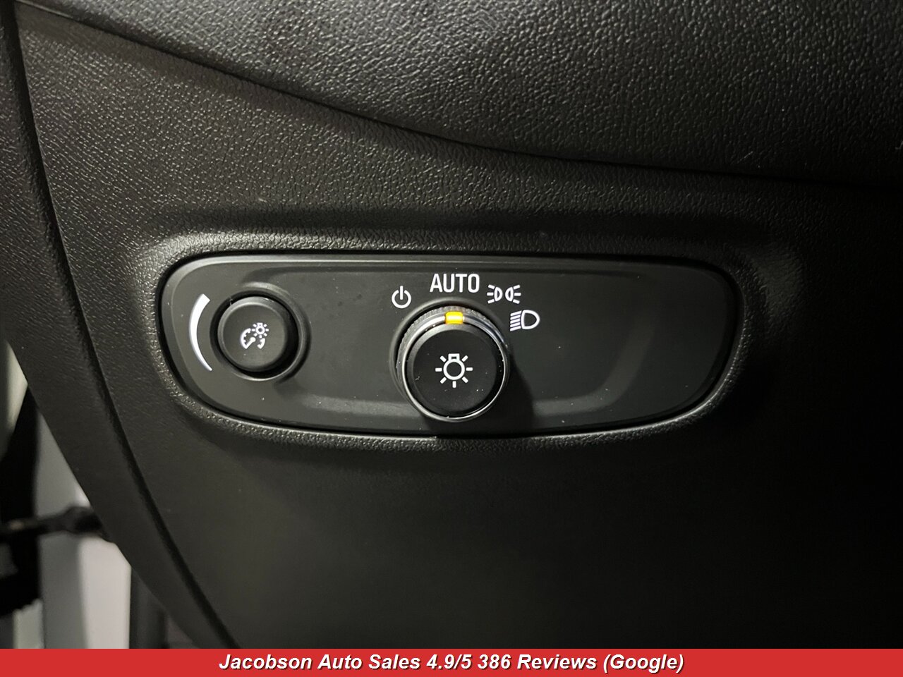 2024 Chevrolet Equinox LT 4x4 - Photo 6 - Oshkosh, WI 54901