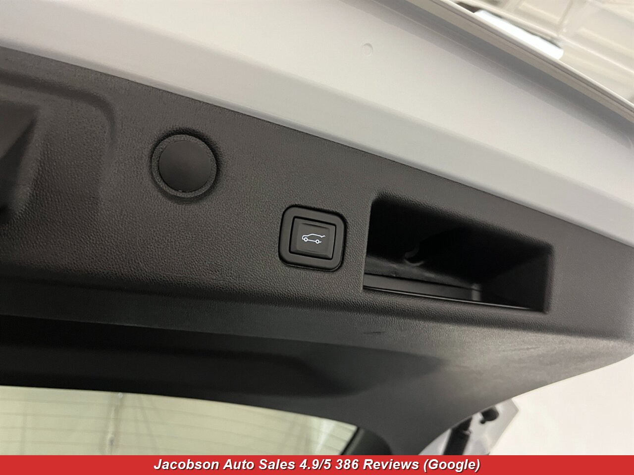 2024 Chevrolet Equinox LT 4x4 - Photo 53 - Oshkosh, WI 54901