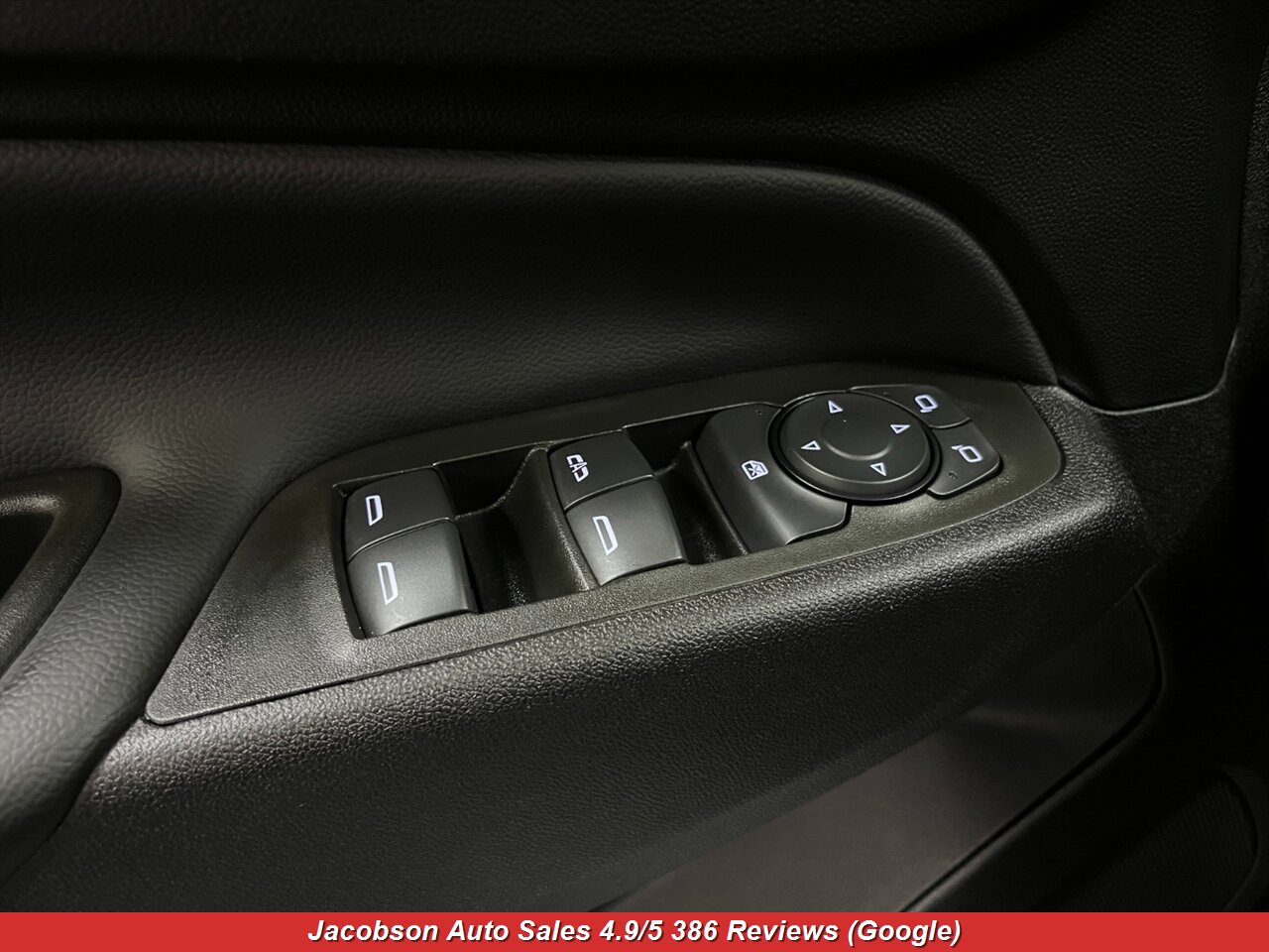 2024 Chevrolet Equinox LT 4x4 - Photo 33 - Oshkosh, WI 54901