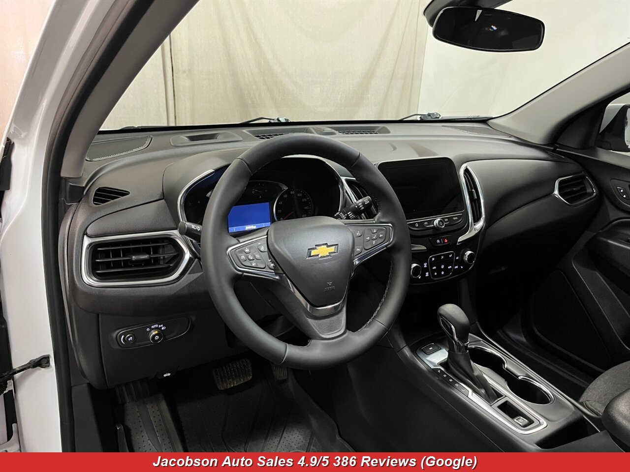 2024 Chevrolet Equinox LT 4x4 - Photo 5 - Oshkosh, WI 54901