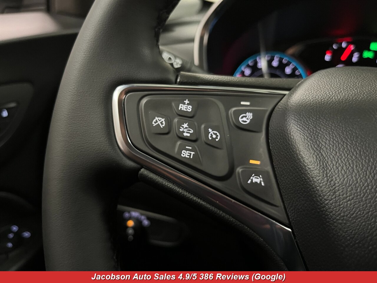 2024 Chevrolet Equinox LT 4x4 - Photo 9 - Oshkosh, WI 54901