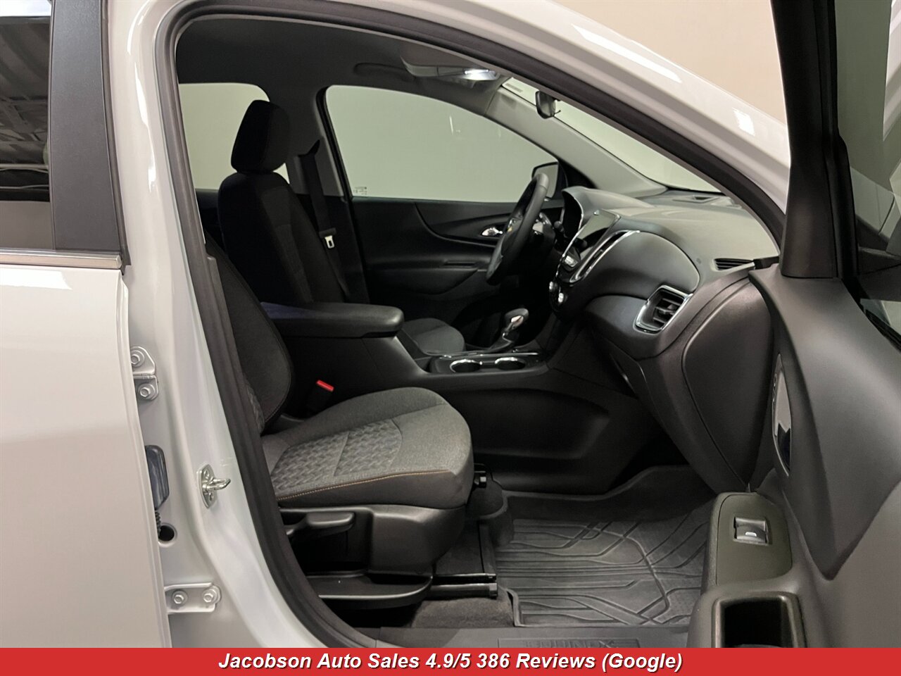 2024 Chevrolet Equinox LT 4x4 - Photo 46 - Oshkosh, WI 54901