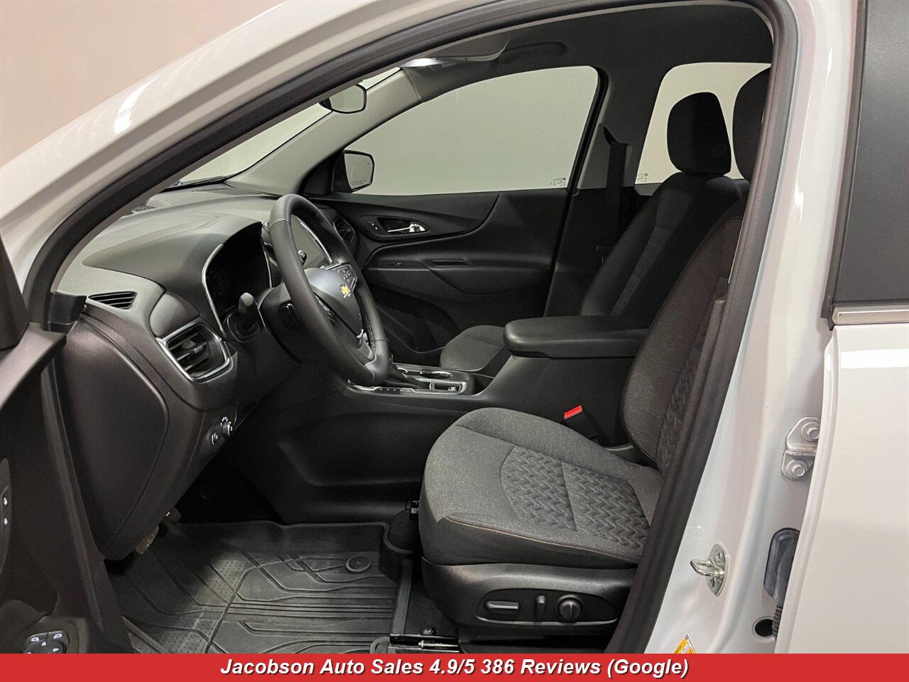 2024 Chevrolet Equinox LT 4x4 - Photo 35 - Oshkosh, WI 54901