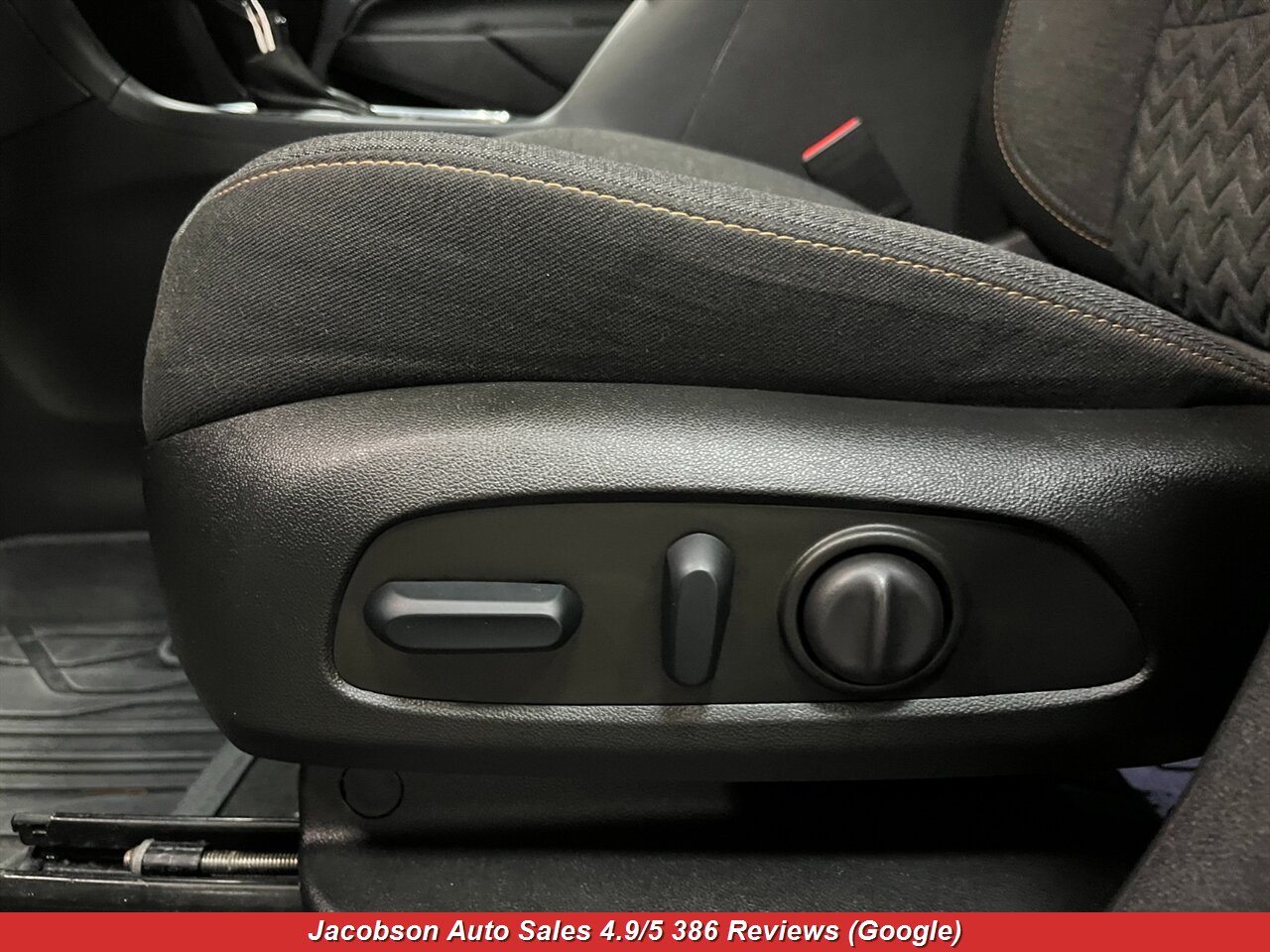 2024 Chevrolet Equinox LT 4x4 - Photo 36 - Oshkosh, WI 54901
