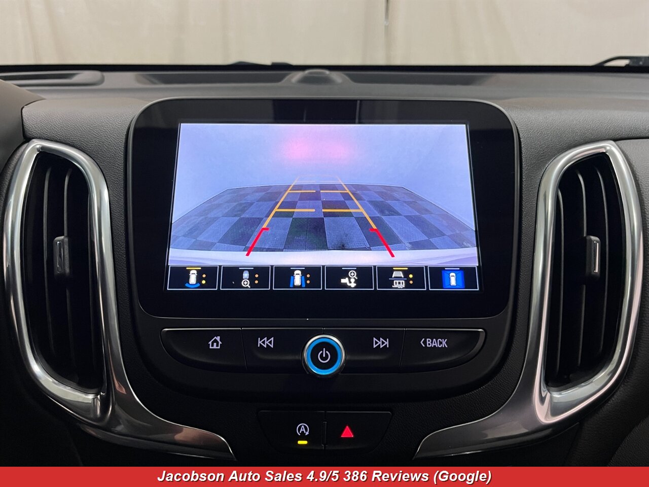 2024 Chevrolet Equinox LT 4x4 - Photo 18 - Oshkosh, WI 54901
