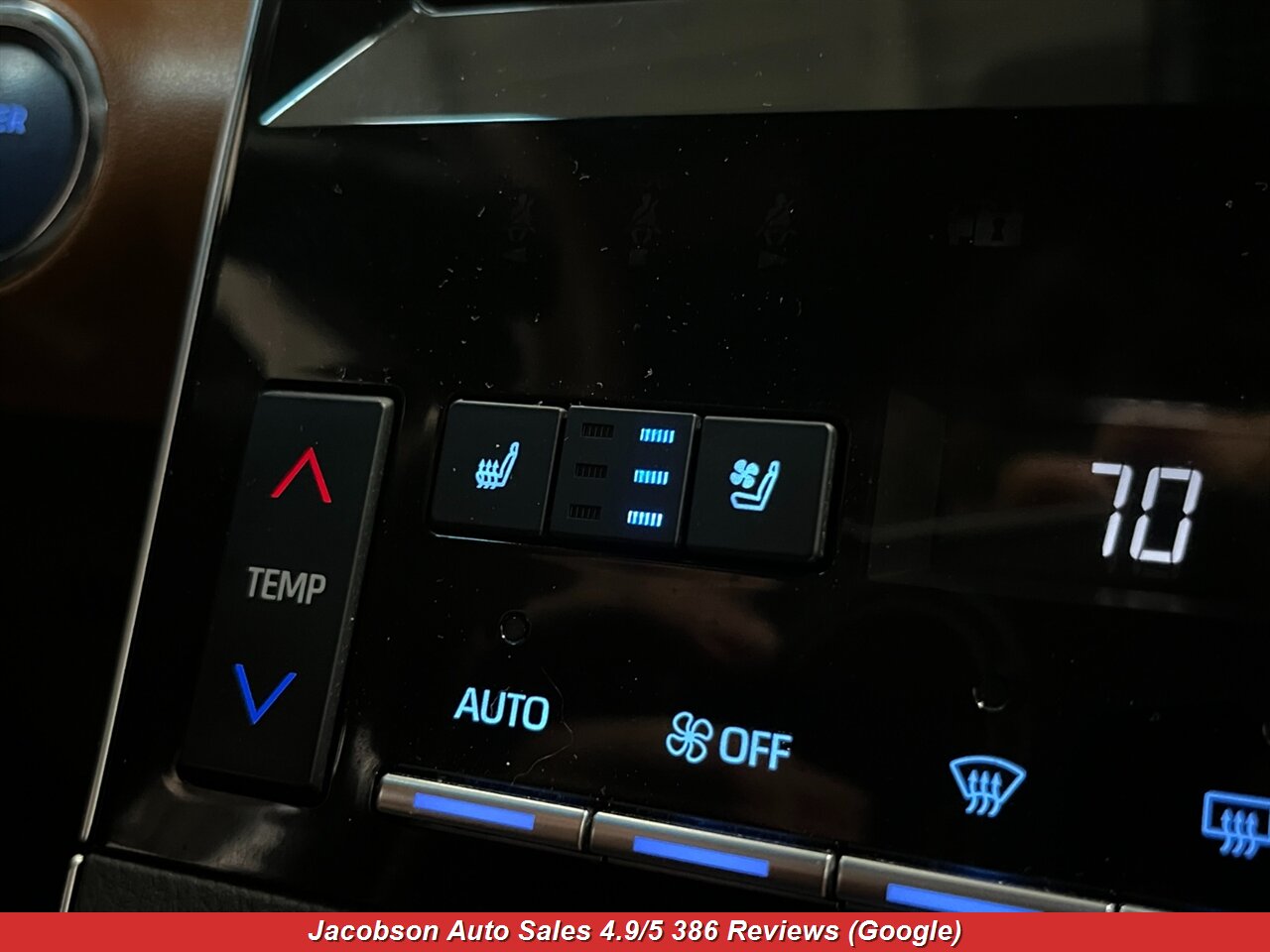 2020 Toyota Avalon Hybrid Limited - Photo 17 - Oshkosh, WI 54901
