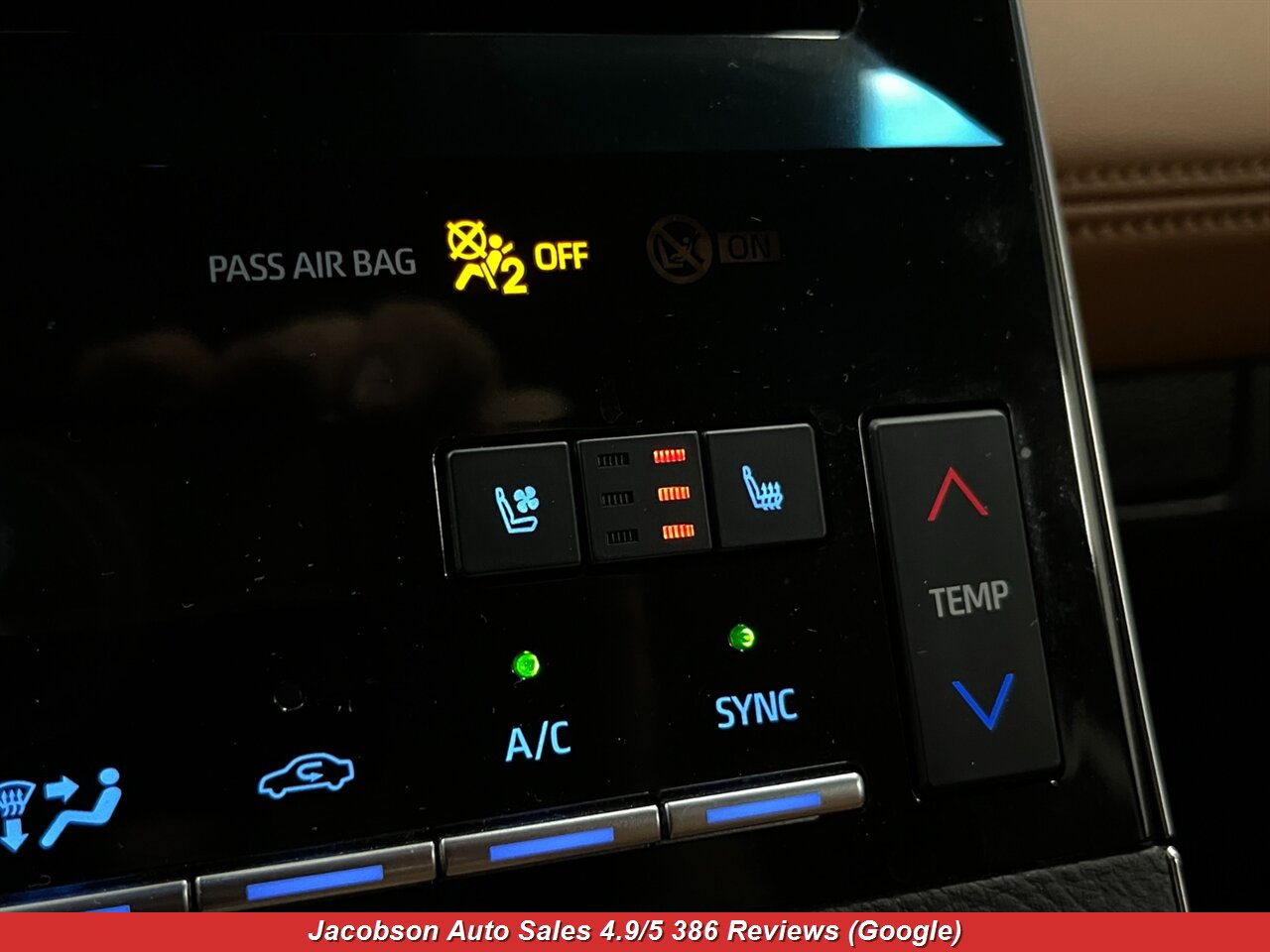 2020 Toyota Avalon Hybrid Limited - Photo 16 - Oshkosh, WI 54901