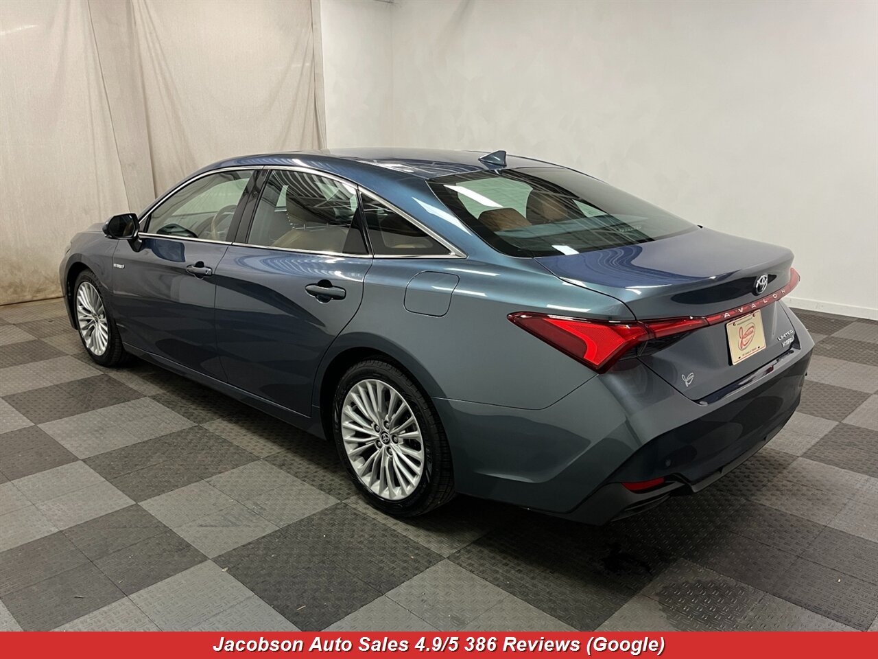 2020 Toyota Avalon Hybrid Limited - Photo 42 - Oshkosh, WI 54901
