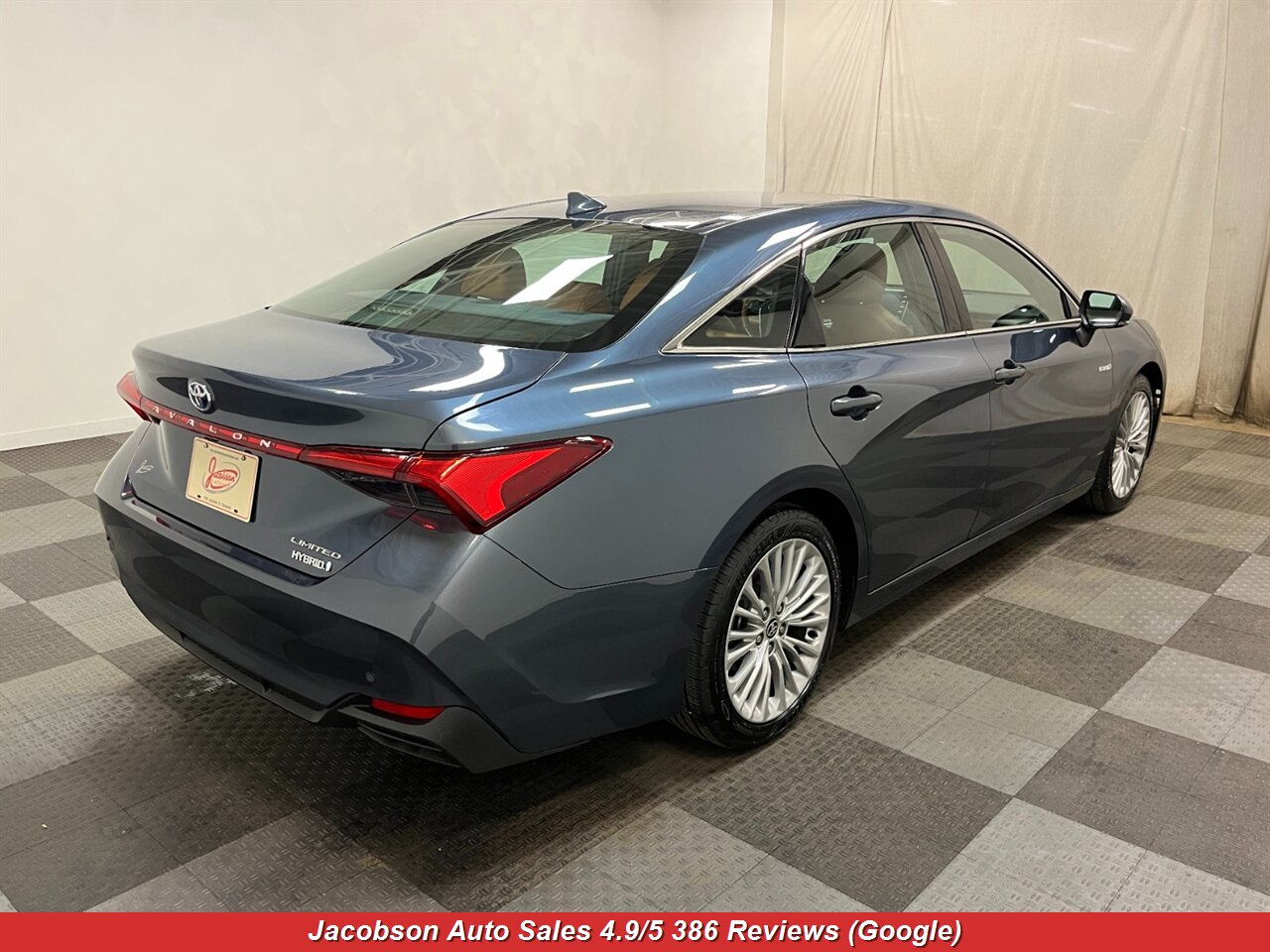 2020 Toyota Avalon Hybrid Limited - Photo 49 - Oshkosh, WI 54901