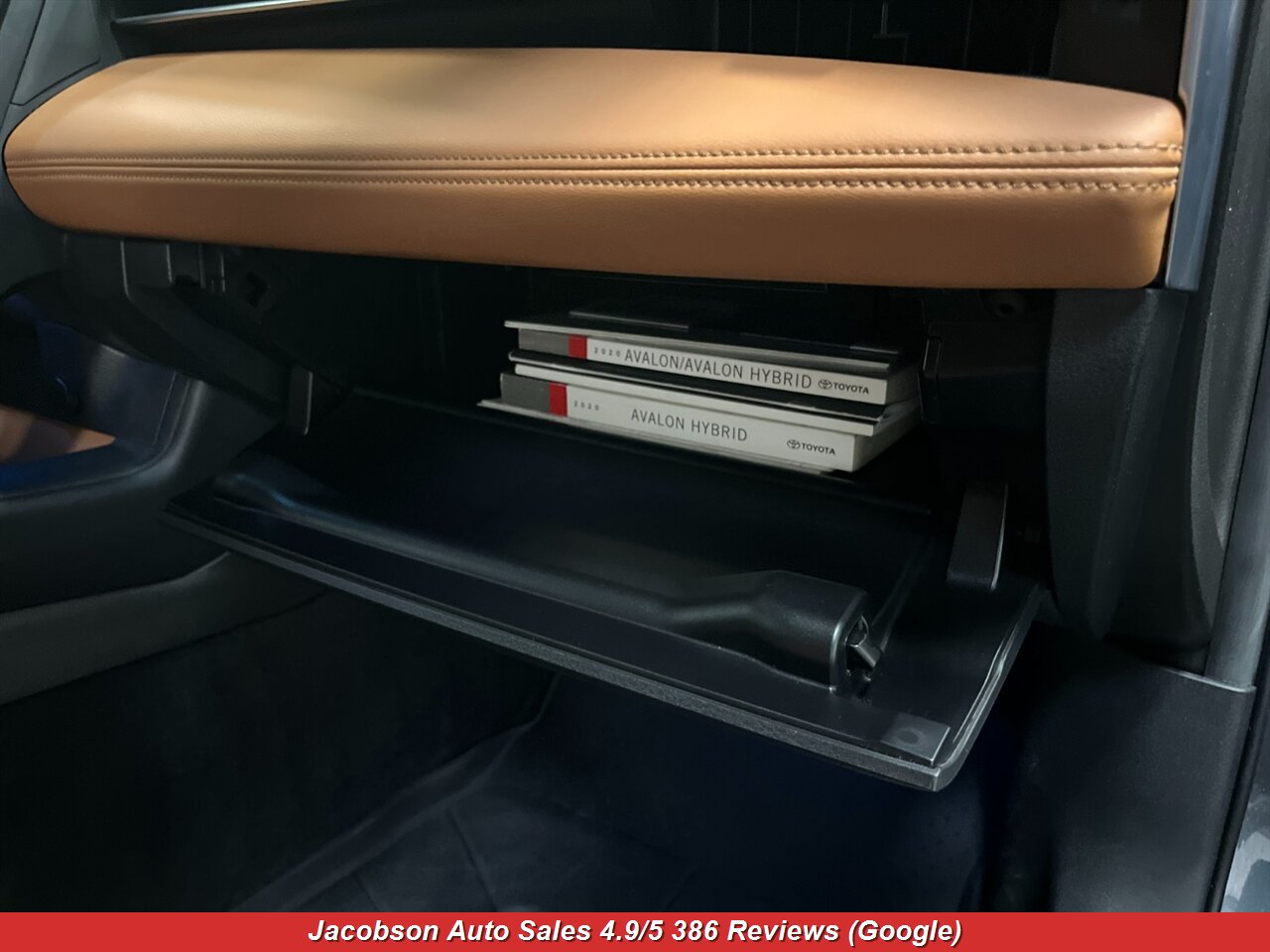 2020 Toyota Avalon Hybrid Limited - Photo 56 - Oshkosh, WI 54901