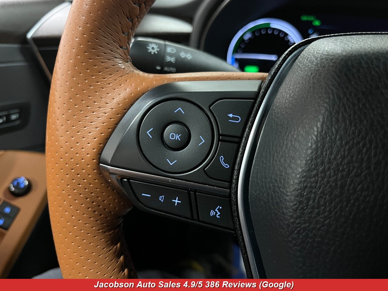 2020 Toyota Avalon Hybrid Limited - Photo 8 - Oshkosh, WI 54901