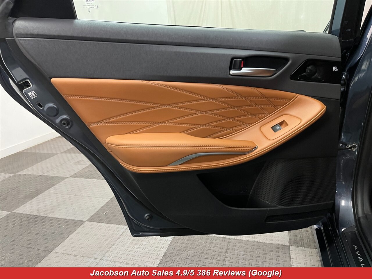 2020 Toyota Avalon Hybrid Limited - Photo 38 - Oshkosh, WI 54901