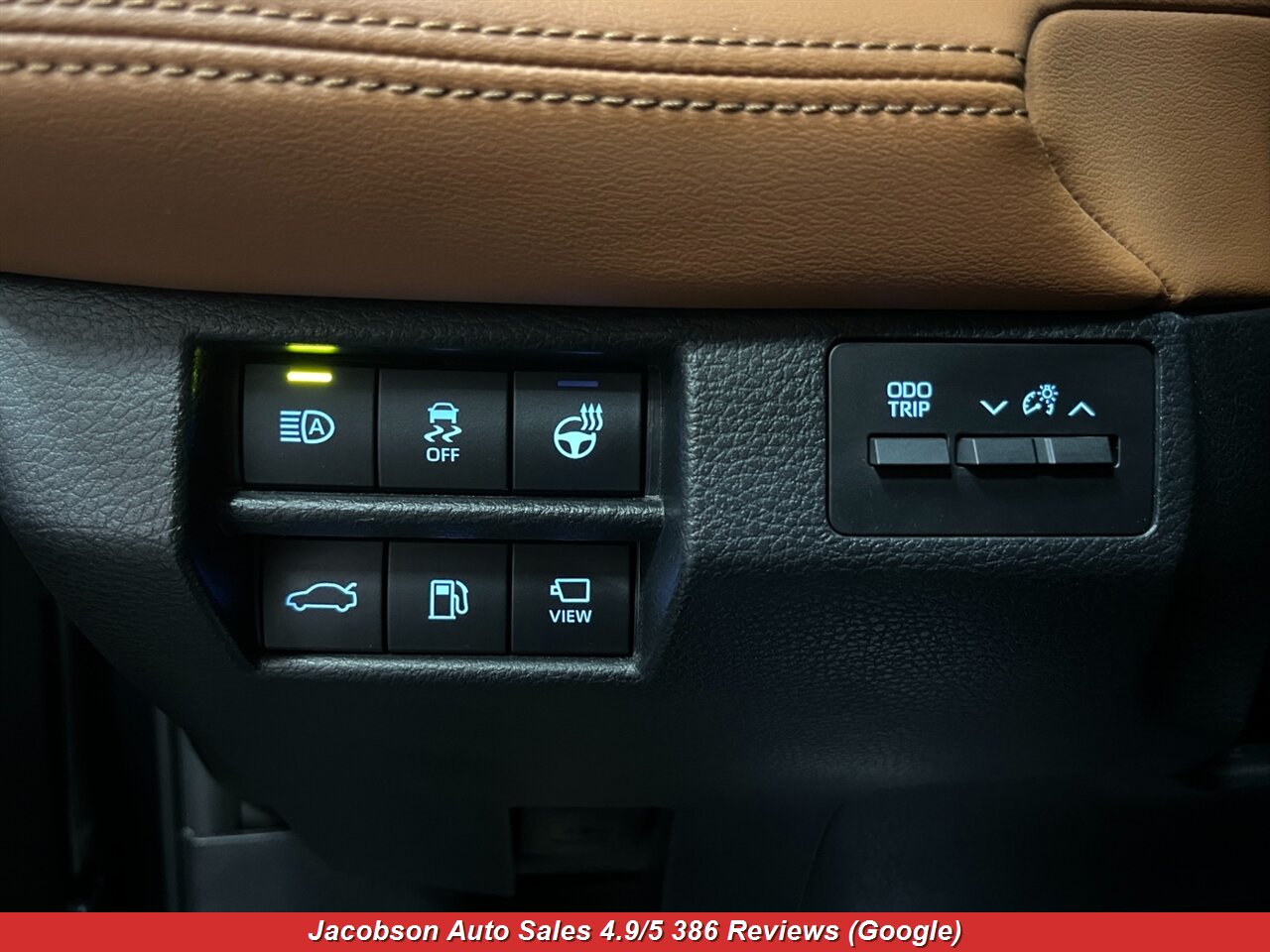 2020 Toyota Avalon Hybrid Limited - Photo 3 - Oshkosh, WI 54901