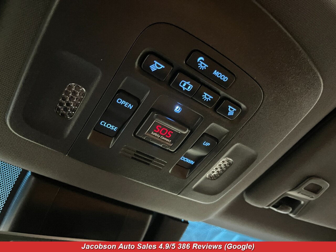 2020 Toyota Avalon Hybrid Limited - Photo 25 - Oshkosh, WI 54901